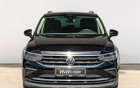 Volkswagen Tiguan II, 2021 год, 2 645 000 рублей, 2 фотография