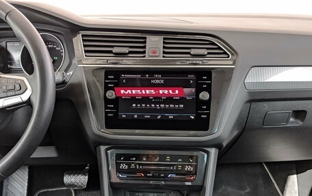 Volkswagen Tiguan II, 2021 год, 2 645 000 рублей, 17 фотография