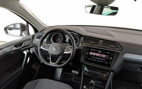 Volkswagen Tiguan II, 2021 год, 2 645 000 рублей, 29 фотография