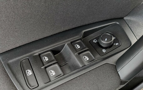 Volkswagen Tiguan II, 2021 год, 2 645 000 рублей, 27 фотография