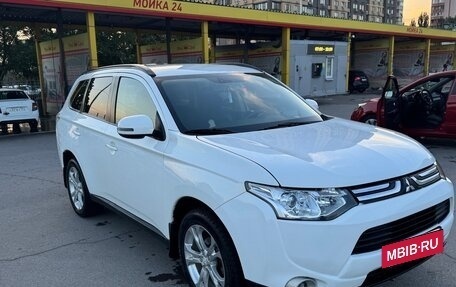 Mitsubishi Outlander III рестайлинг 3, 2012 год, 1 200 000 рублей, 2 фотография