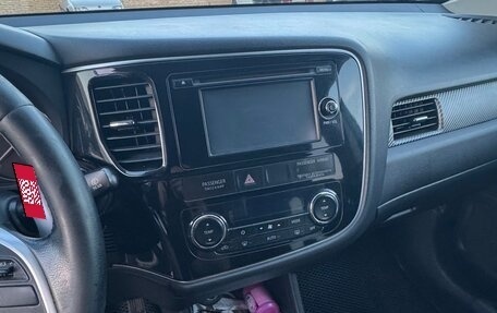 Mitsubishi Outlander III рестайлинг 3, 2012 год, 1 200 000 рублей, 13 фотография