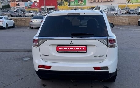 Mitsubishi Outlander III рестайлинг 3, 2012 год, 1 200 000 рублей, 7 фотография