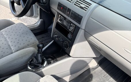 Volkswagen Pointer, 2004 год, 390 000 рублей, 26 фотография