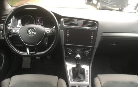 Volkswagen Golf VII, 2020 год, 1 700 000 рублей, 15 фотография