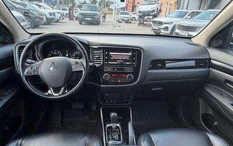 Mitsubishi Outlander III рестайлинг 3, 2019 год, 1 999 000 рублей, 12 фотография