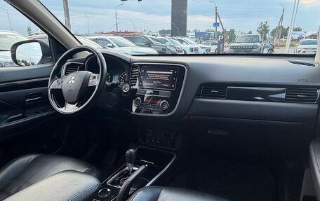 Mitsubishi Outlander III рестайлинг 3, 2019 год, 1 999 000 рублей, 13 фотография
