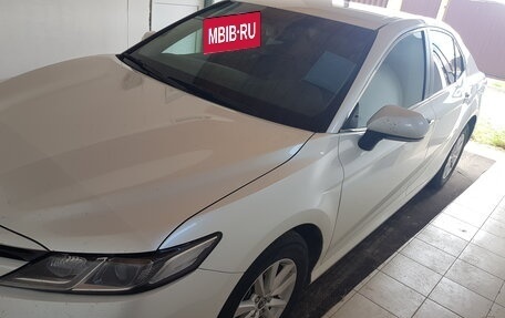 Toyota Camry, 2019 год, 3 230 000 рублей, 4 фотография