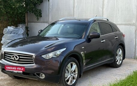Infiniti QX70, 2013 год, 1 900 000 рублей, 2 фотография