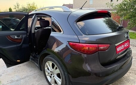 Infiniti QX70, 2013 год, 1 900 000 рублей, 10 фотография