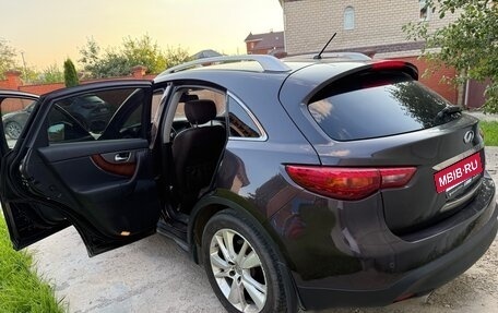 Infiniti QX70, 2013 год, 1 900 000 рублей, 11 фотография