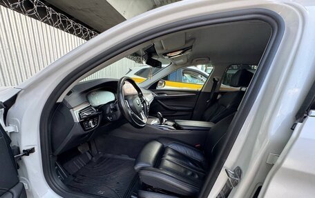 BMW 5 серия, 2019 год, 3 550 000 рублей, 13 фотография
