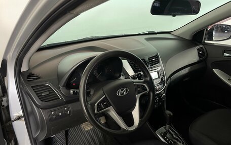 Hyundai Solaris II рестайлинг, 2012 год, 800 000 рублей, 7 фотография
