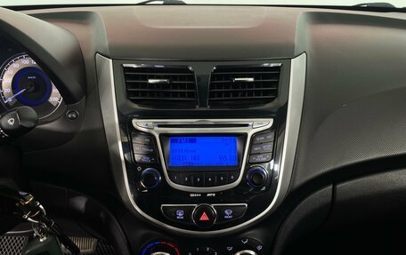 Hyundai Solaris II рестайлинг, 2012 год, 800 000 рублей, 15 фотография