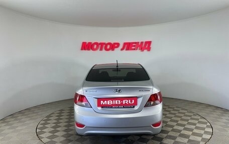 Hyundai Solaris II рестайлинг, 2012 год, 800 000 рублей, 5 фотография