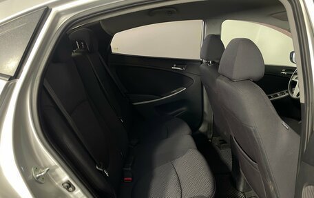 Hyundai Solaris II рестайлинг, 2012 год, 800 000 рублей, 23 фотография