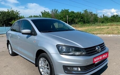 Volkswagen Polo VI (EU Market), 2015 год, 995 000 рублей, 3 фотография
