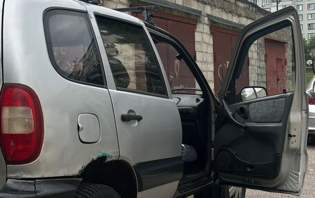 Chevrolet Niva I рестайлинг, 2003 год, 139 999 рублей, 5 фотография