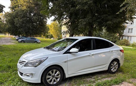 Hyundai Solaris II рестайлинг, 2016 год, 900 000 рублей, 2 фотография