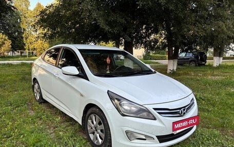 Hyundai Solaris II рестайлинг, 2016 год, 900 000 рублей, 4 фотография