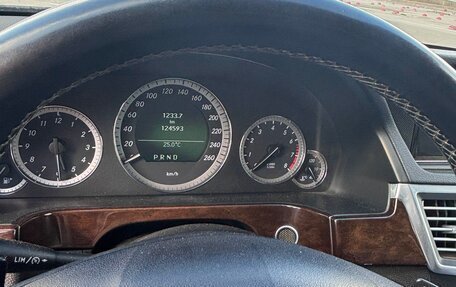 Mercedes-Benz E-Класс, 2011 год, 1 690 000 рублей, 3 фотография