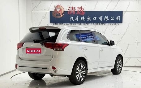 Mitsubishi Outlander III рестайлинг 3, 2021 год, 1 868 999 рублей, 6 фотография