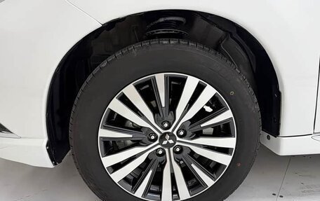 Mitsubishi Outlander III рестайлинг 3, 2021 год, 1 868 999 рублей, 17 фотография