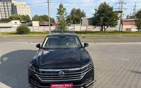 Volkswagen Touareg III, 2018 год, 4 900 000 рублей, 1 фотография