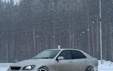 Toyota Altezza, 2001 год, 900 000 рублей, 2 фотография