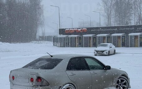 Toyota Altezza, 2001 год, 900 000 рублей, 4 фотография