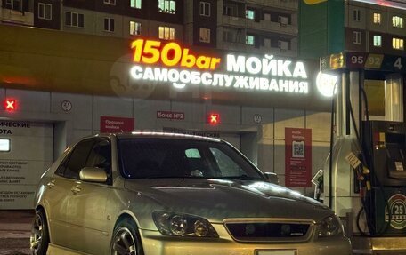 Toyota Altezza, 2001 год, 900 000 рублей, 8 фотография