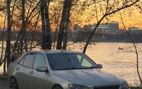 Toyota Altezza, 2001 год, 900 000 рублей, 10 фотография