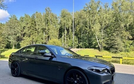 BMW 5 серия, 2016 год, 2 550 000 рублей, 2 фотография