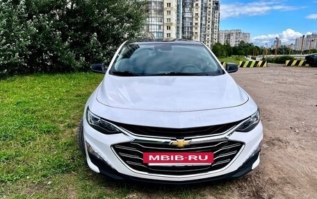 Chevrolet Malibu IX, 2021 год, 2 250 000 рублей, 2 фотография