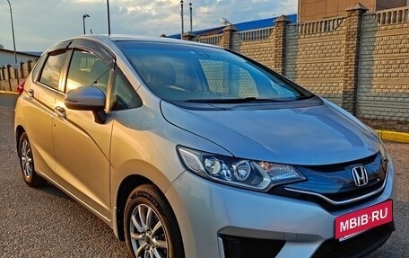 Honda Fit III, 2013 год, 1 050 000 рублей, 2 фотография