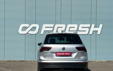 Volkswagen Tiguan II, 2018 год, 2 698 000 рублей, 2 фотография