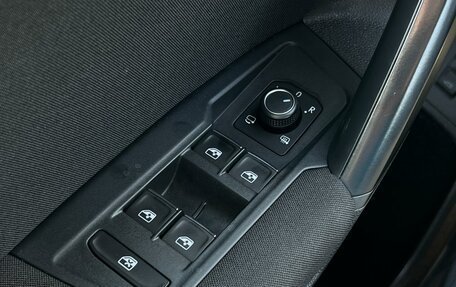 Volkswagen Tiguan II, 2018 год, 2 698 000 рублей, 16 фотография