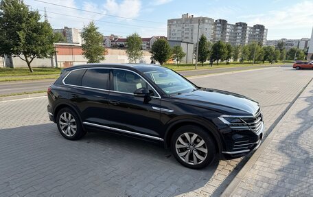 Volkswagen Touareg III, 2018 год, 4 900 000 рублей, 2 фотография