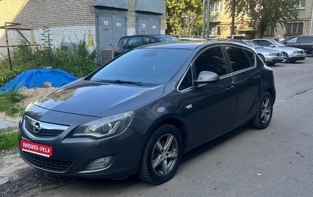Opel Astra J, 2011 год, 465 000 рублей, 1 фотография