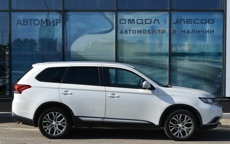 Mitsubishi Outlander III рестайлинг 3, 2015 год, 1 630 000 рублей, 4 фотография