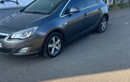 Opel Astra J, 2011 год, 465 000 рублей, 3 фотография