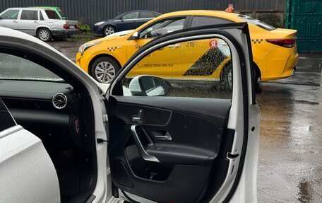 Mercedes-Benz A-Класс, 2020 год, 2 800 000 рублей, 21 фотография