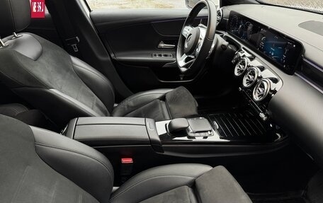Mercedes-Benz A-Класс, 2020 год, 2 800 000 рублей, 20 фотография