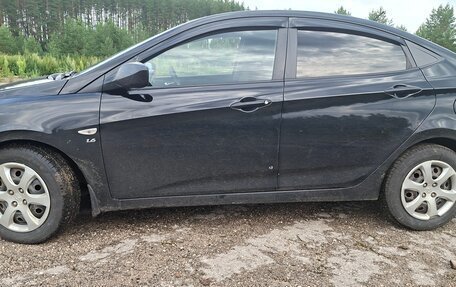 Hyundai Solaris II рестайлинг, 2013 год, 605 000 рублей, 3 фотография