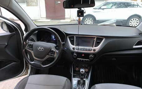Hyundai Solaris II рестайлинг, 2019 год, 1 550 000 рублей, 10 фотография