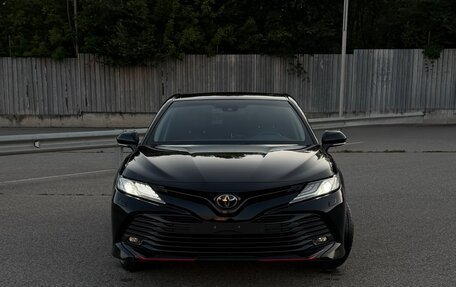 Toyota Camry, 2021 год, 3 450 000 рублей, 2 фотография