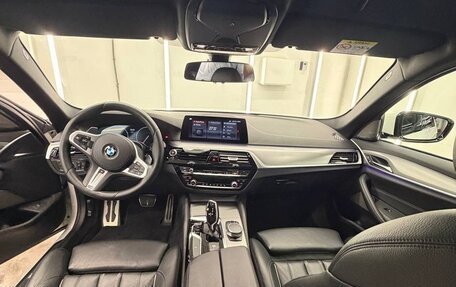 BMW 5 серия, 2018 год, 4 000 000 рублей, 14 фотография