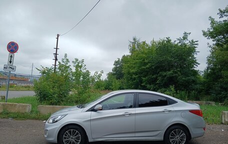 Hyundai Solaris II рестайлинг, 2011 год, 600 000 рублей, 3 фотография