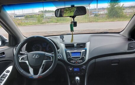 Hyundai Solaris II рестайлинг, 2011 год, 600 000 рублей, 7 фотография