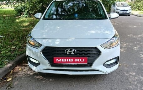 Hyundai Solaris II рестайлинг, 2019 год, 670 000 рублей, 1 фотография